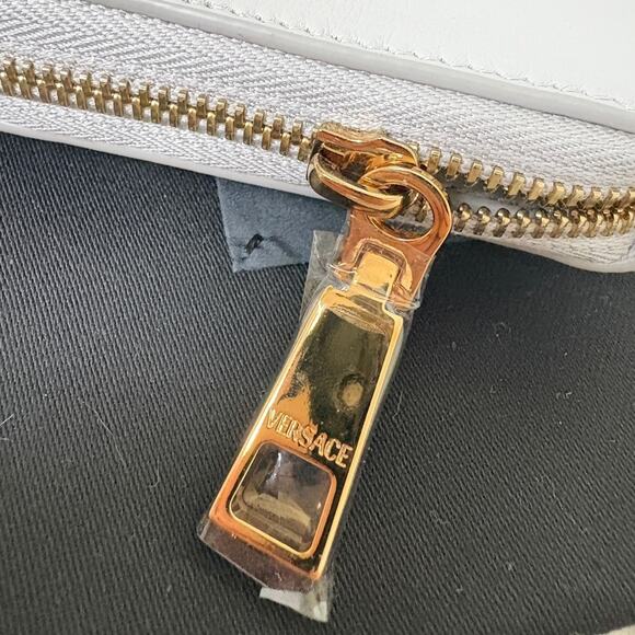 Versace Medusa 95 Light Gray Wallet with Gold Accents - Picture 4 of 7